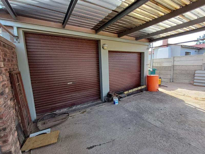 6 Bedroom Property for Sale in Vredenburg Western Cape